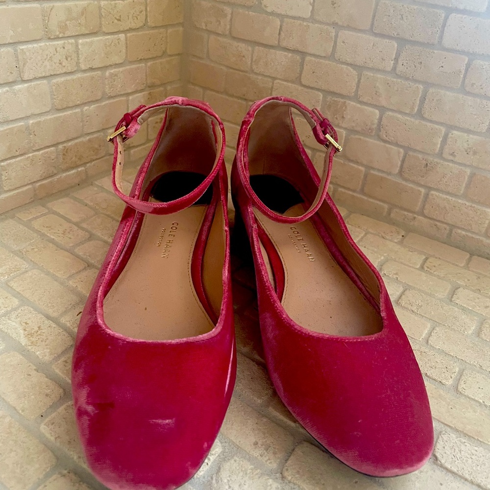 Cole Haan low heel size 7 shoes